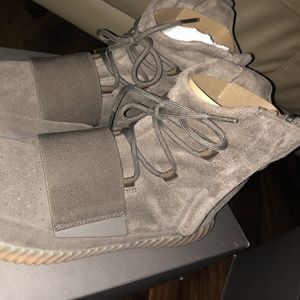 YEEZY 350 CHOCOLATE SIZE 13